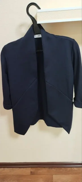 Синий пиджак на девушку размер 40-42 - Худи в Томск