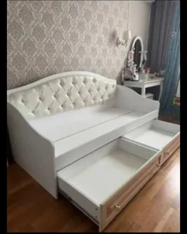 Продается уютная софа для девочки - Кухонные принадлежности в Томск