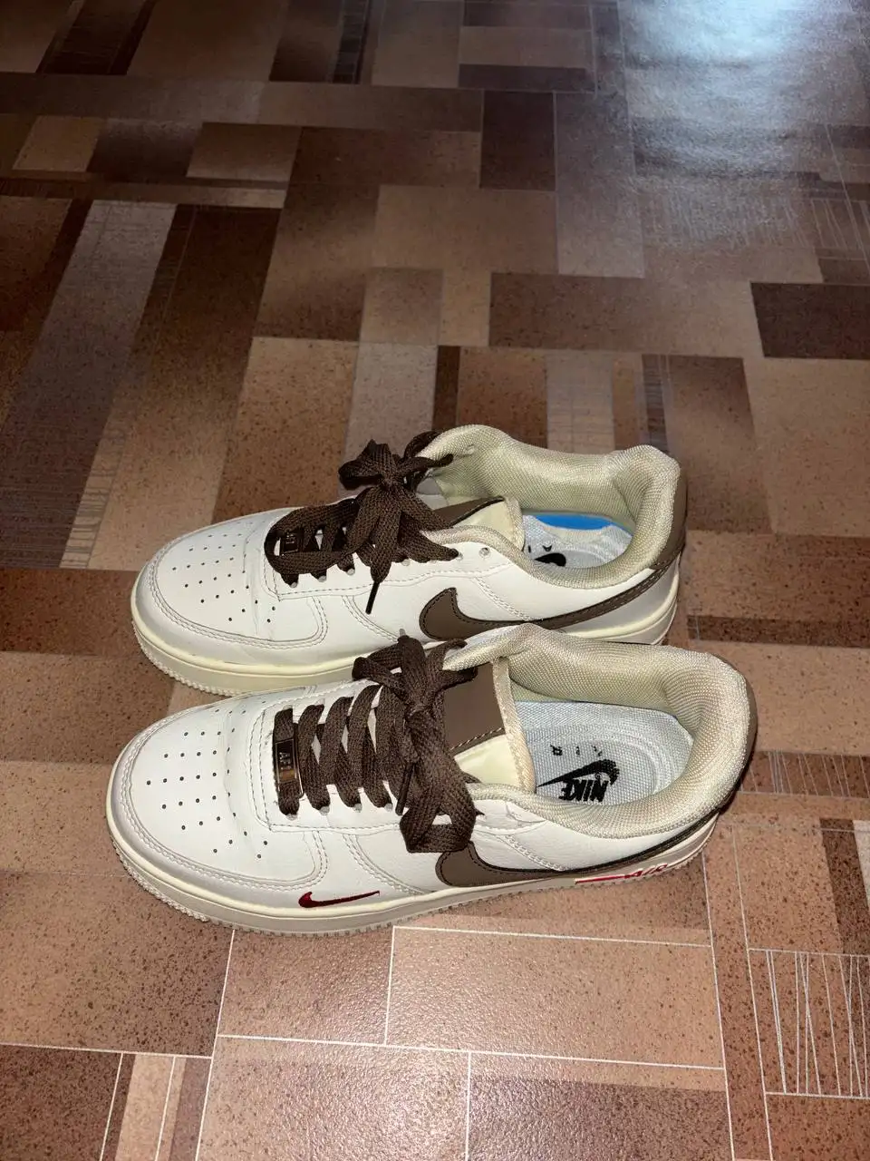 Продам женские кроссовки 37 размер - Обувь (Одежда) в Томск