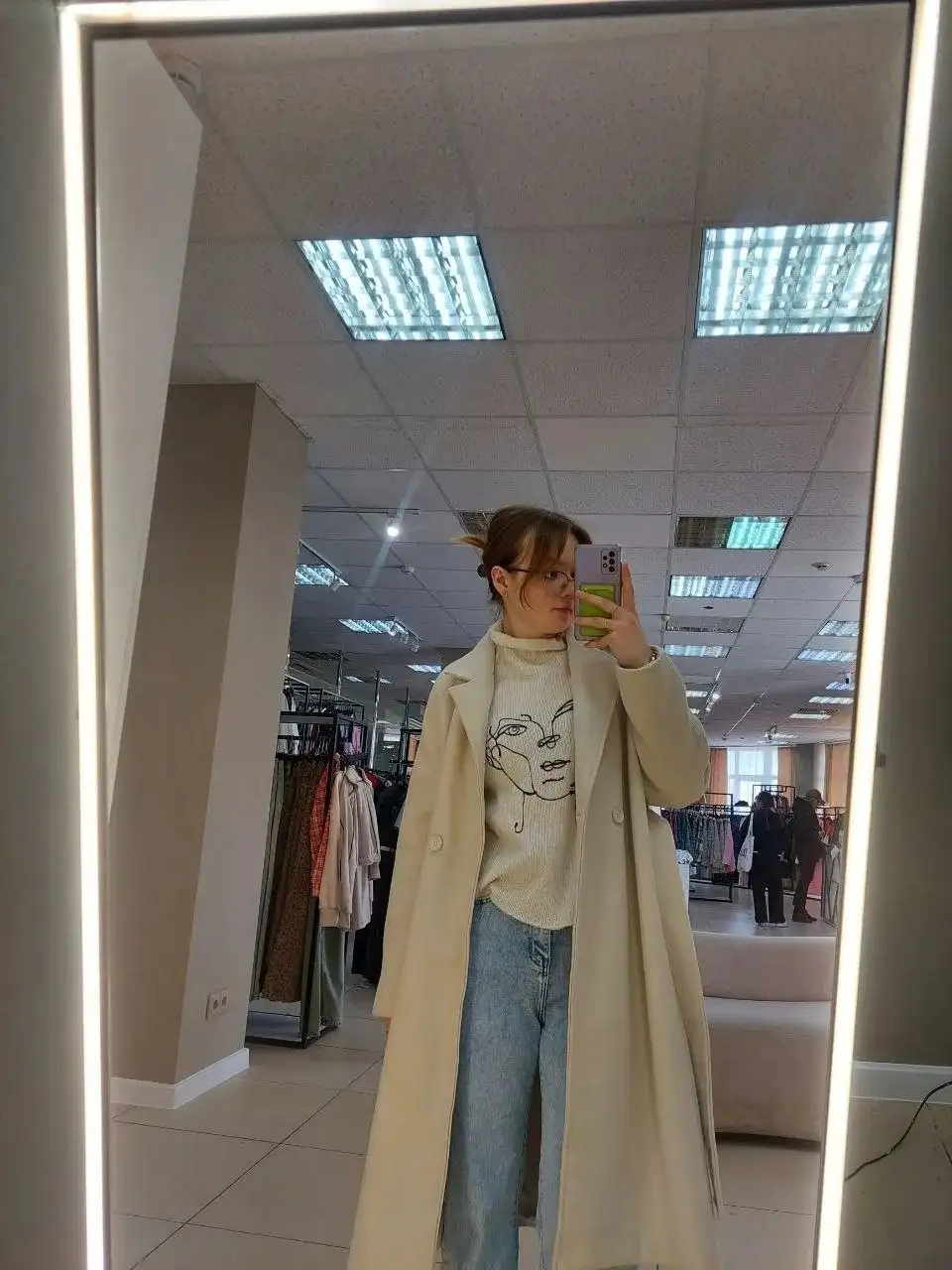 Продам пальто женское молочное размер М - Верхняя одежда (Одежда) в Томск