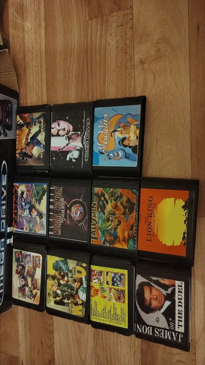 Sega Mega Drive 2 (клон) с 11 картриджами - полный комплект - Игровые консоли (Электроника) в Томск