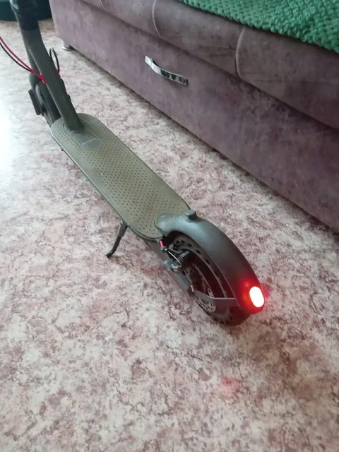 Продам электросамокат с зарядным устройством - Электротранспорт в Томск