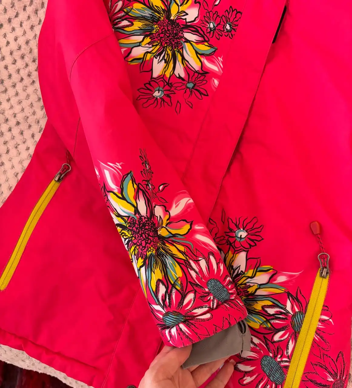 Продам горнолыжную куртку женскую 40-42 размер - Спортивная одежда (Одежда) в Томск