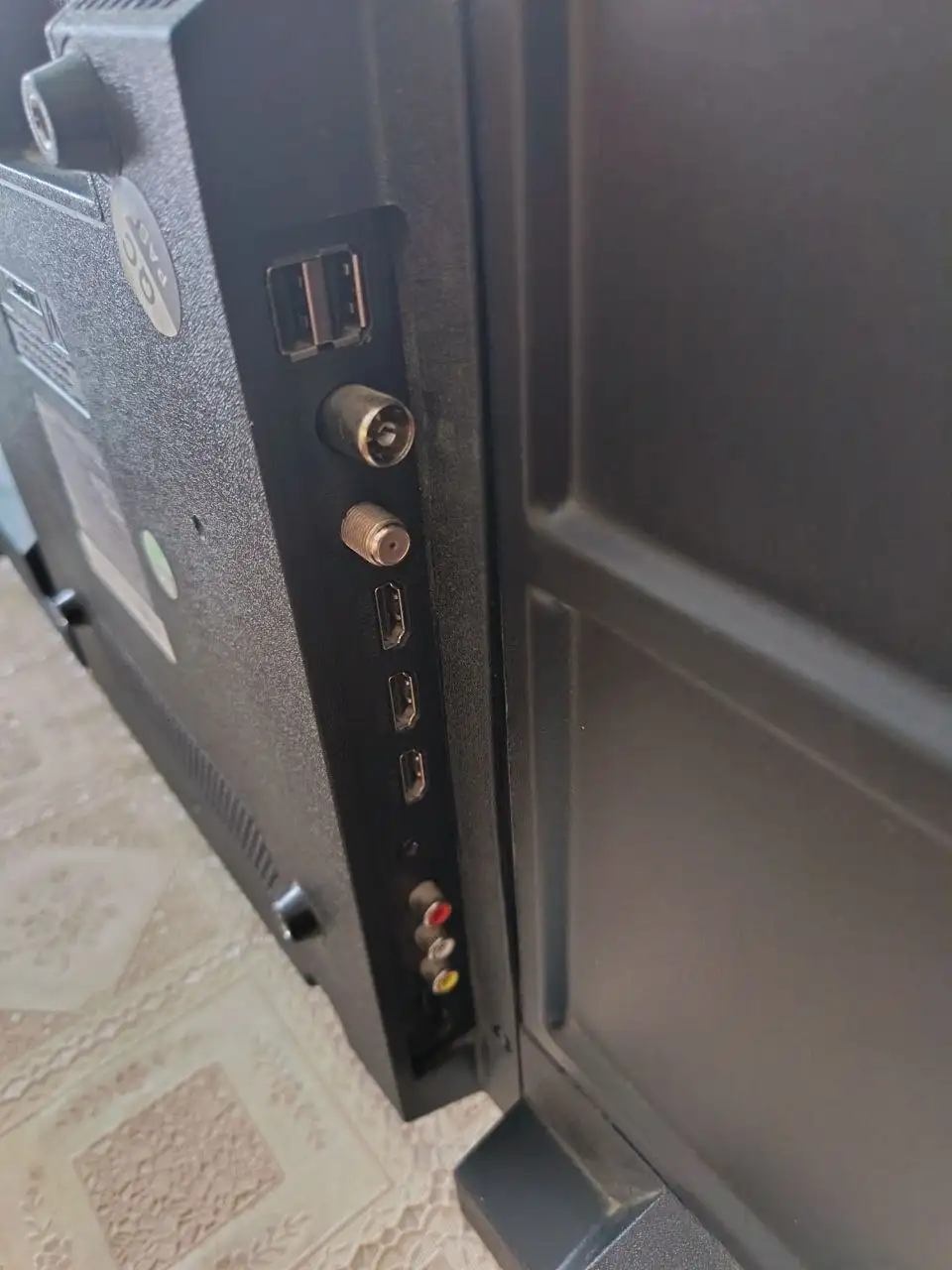 Телевизор Dexp на запчасти - Электроника в Томск