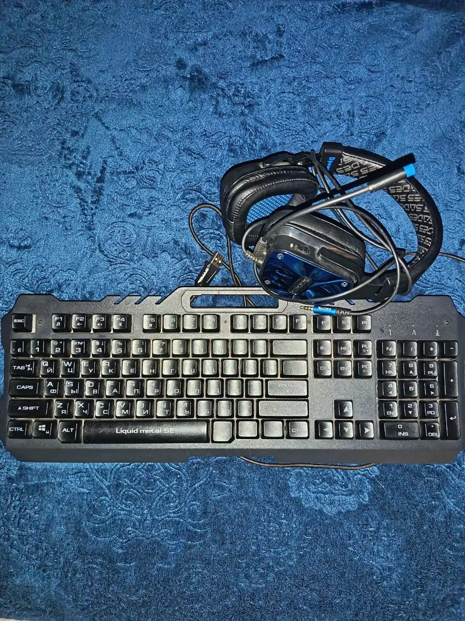 Продажа игровой клавиатуры с наушниками - Игровые аксессуары (Электроника) в Томск