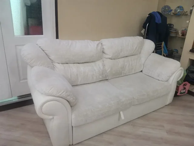 Диван с кожаными боковинами и съемными чехлами - Барахолка в Томск