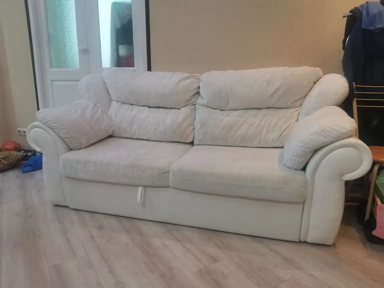 Диван с кожаными боковинами и съемными чехлами - Барахолка в Томск