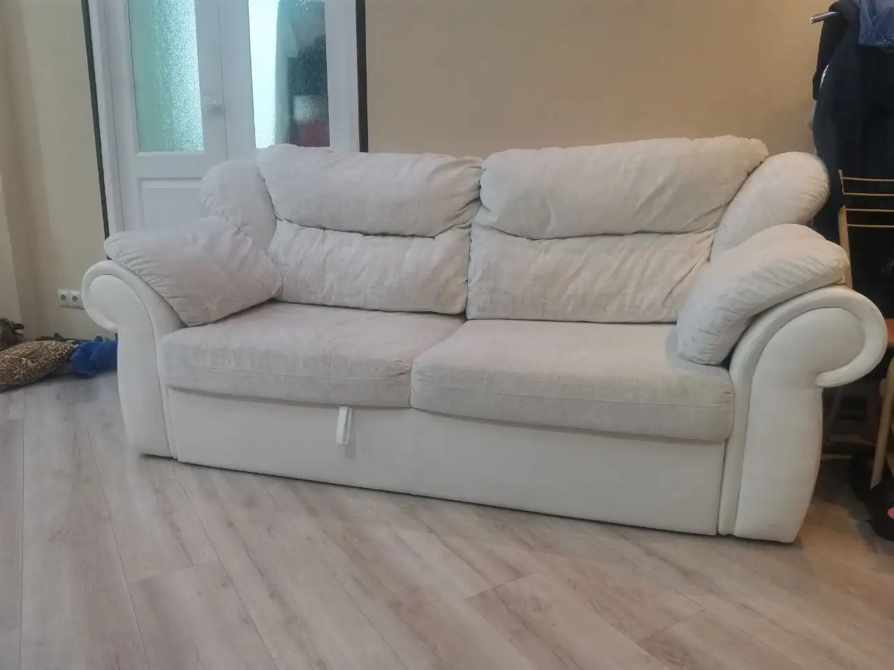 Диван с кожаными боковинами и съемными чехлами - Барахолка в Томск