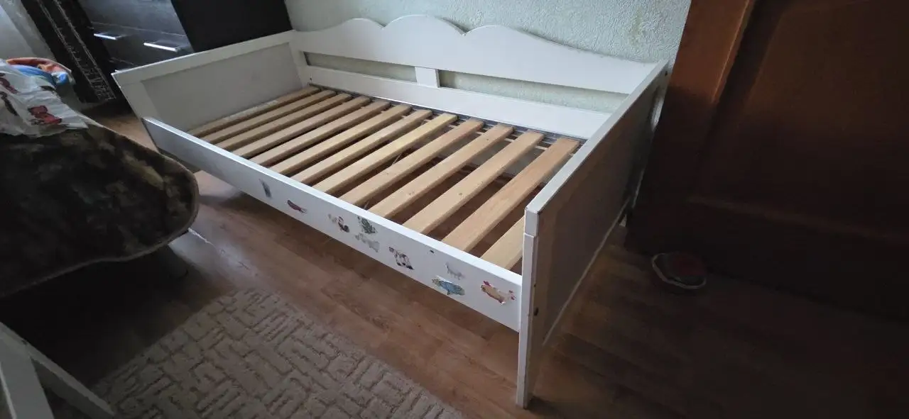 Продам детскую кровать с матрасом - Мебель (Товары для детей) в Томск