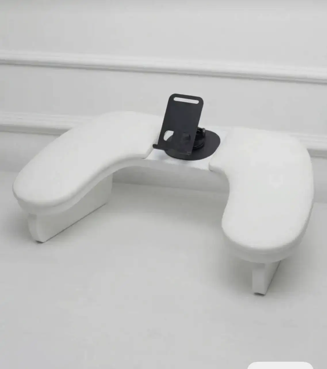 Продам новую подставку для маникюра с держателем для телефона - Барахолка в Томск