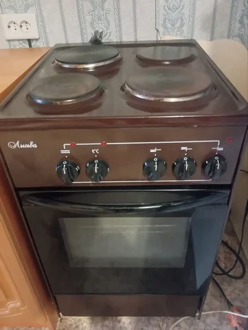 Продам рабочую плиту с тремя комфорками и духовкой - Климатическая техника в Томск