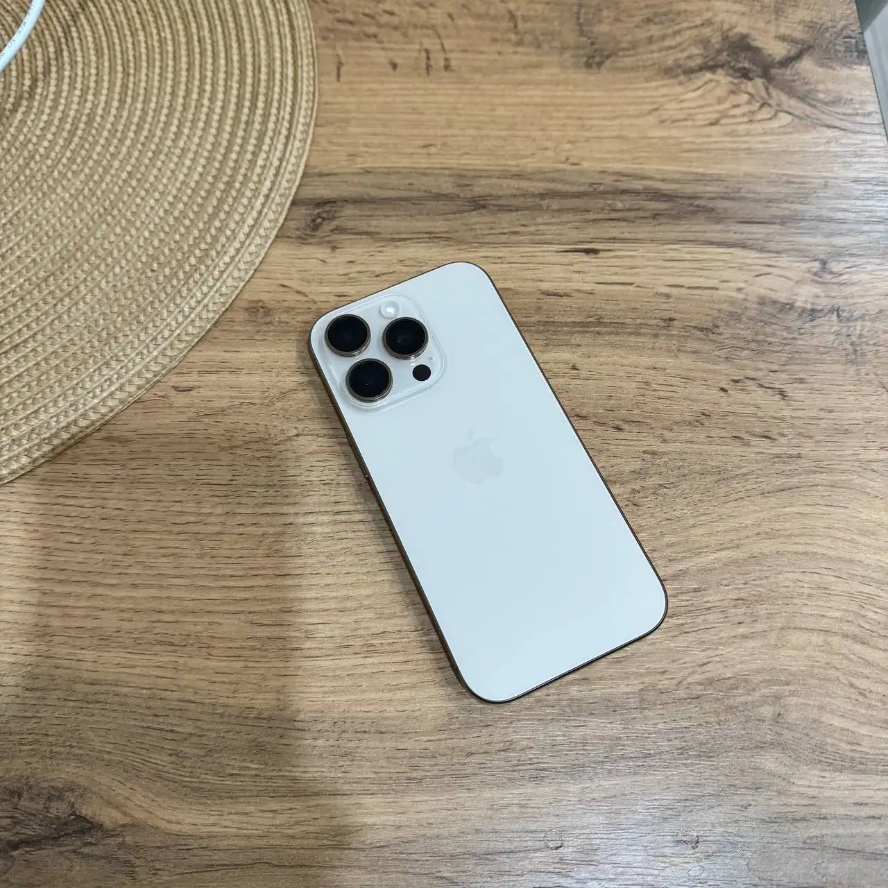 Айфон 16 Про в отличном состоянии - Смартфоны (Электроника) в Томск