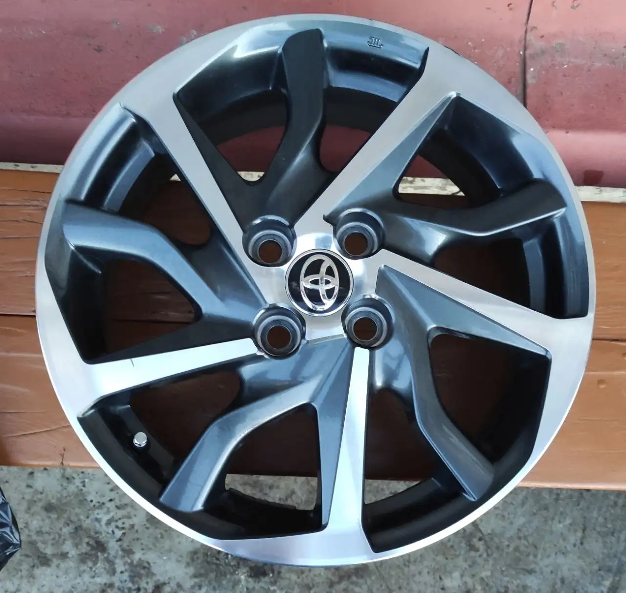 Диски оригинальные Toyota R16 4x100 ET51 - Диски (Авто) в Томск