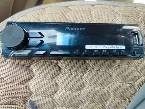 Продам автомагнитолу Pioneer MVH-190UB - Фары в Томск