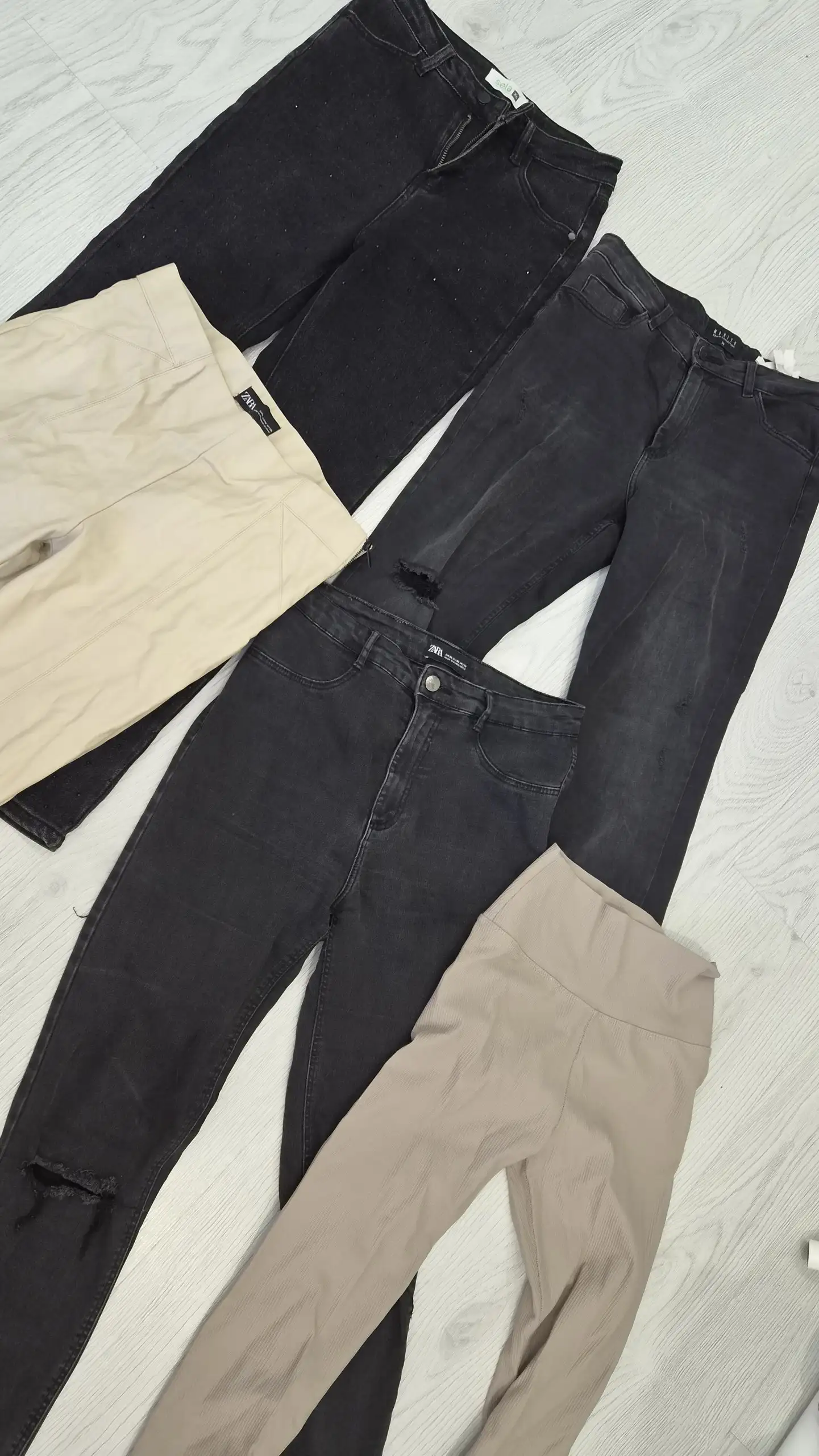 Джинсы и брюки Zara 5 штук - Женская одежда (Одежда) в Томск