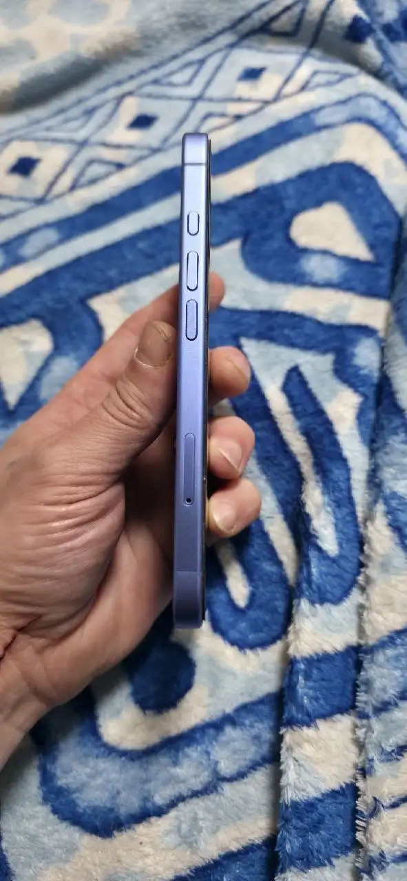 iPhone 16 256GB в идеальном состоянии - Смартфоны (Электроника) в Томск