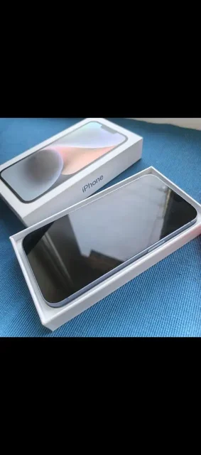 IPhone 14 128GB голубой + 6 чехлов - Комплектующие в Томск