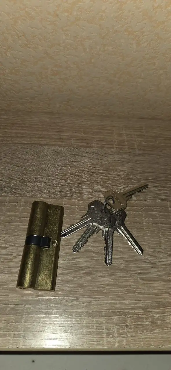 Дверной замок с ключами - Для дома и дачи в Томск