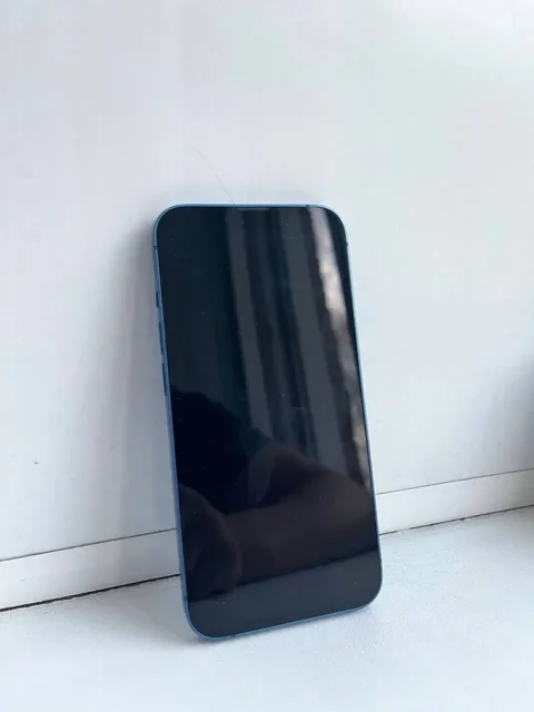Продам iPhone 13 - Мониторы в Томск