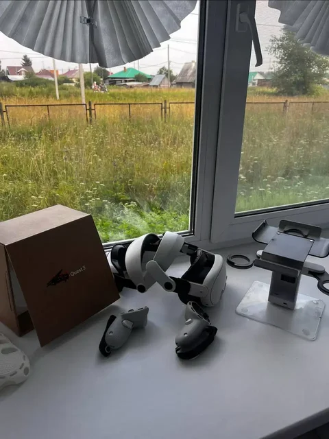 Oculus Quest 3 512 ГБ в отличном состоянии с аккаунтом - Смартфоны и гаджеты в Томск