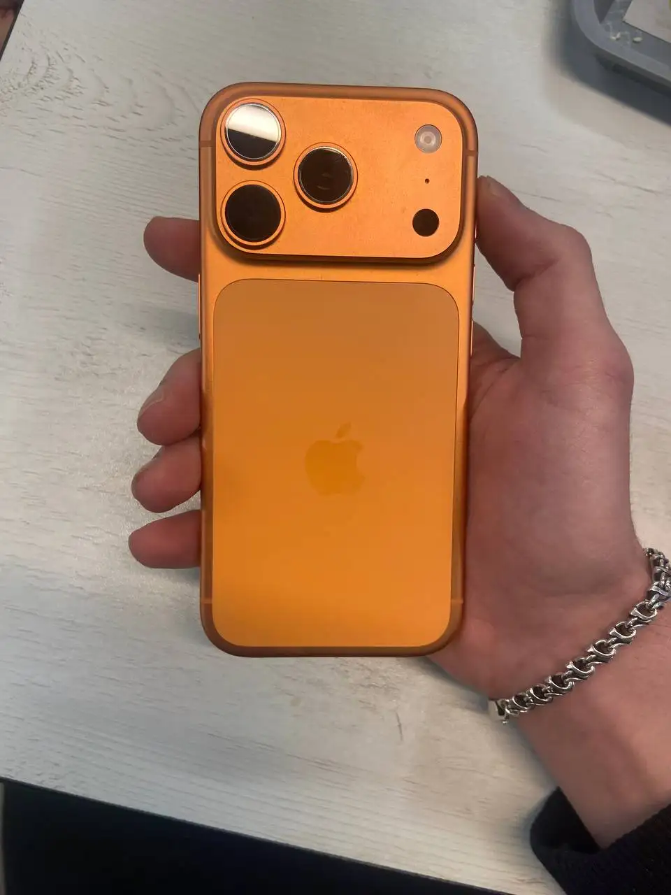 Новый iPhone 17 Pro 256 ГБ - Смартфоны (Электроника) в Томск