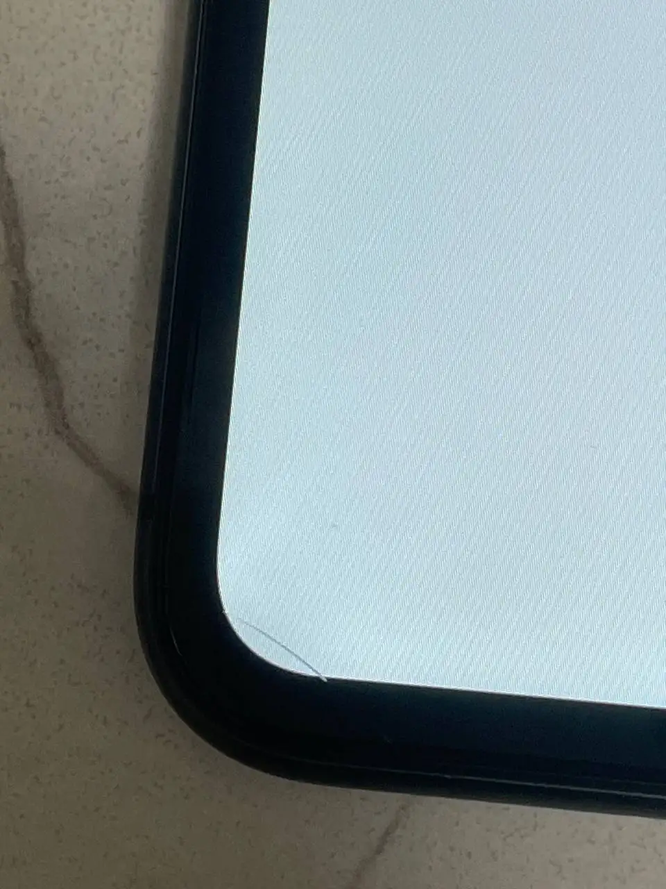 IPhone 11 128 ГБ с незначительным дефектом - Смартфоны и телефоны (Электроника) в Томск