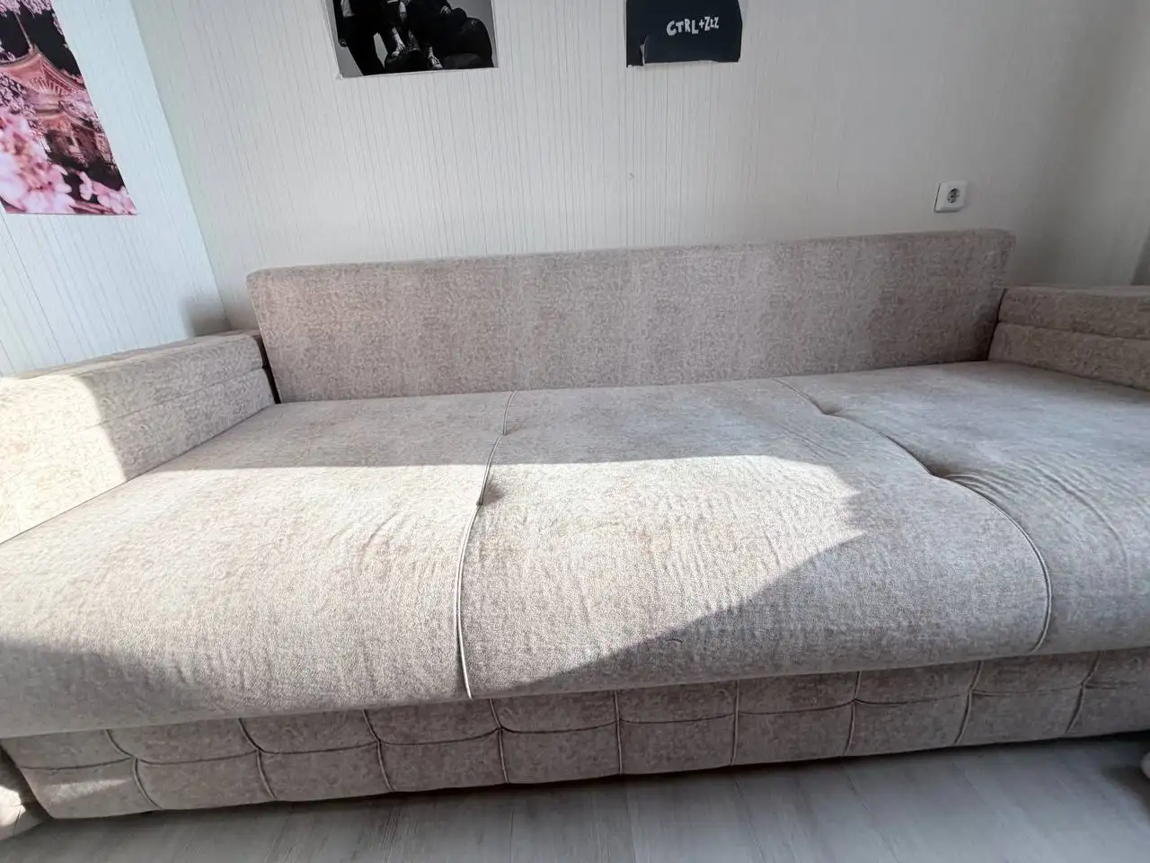 Продам бежевый диван 200х140 с подушками и ящиками - Мебель (Барахолка) в Томск