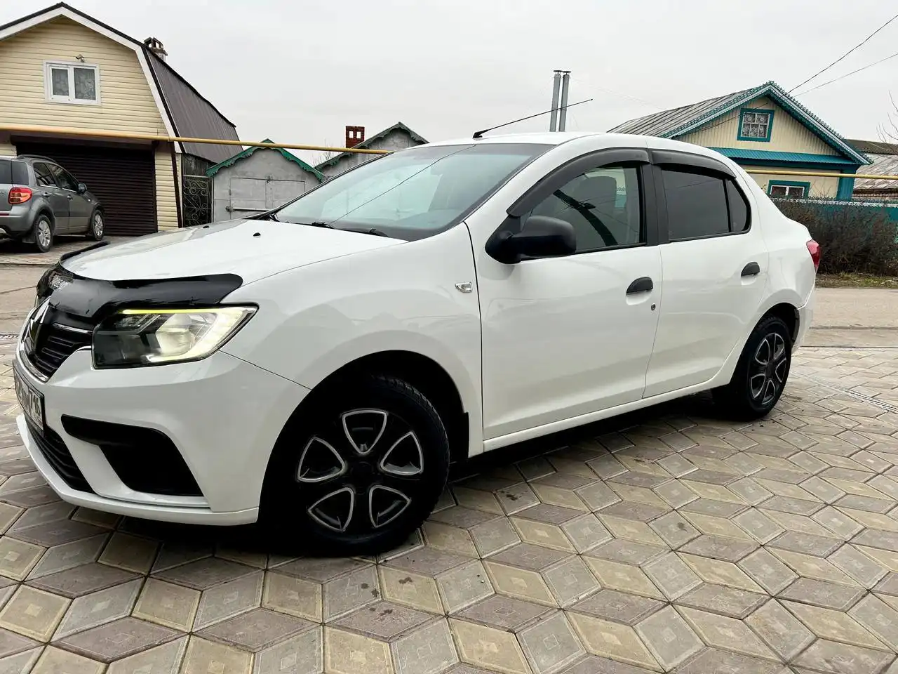 Renault Logan 2 автомат 2020 года в отличном состоянии