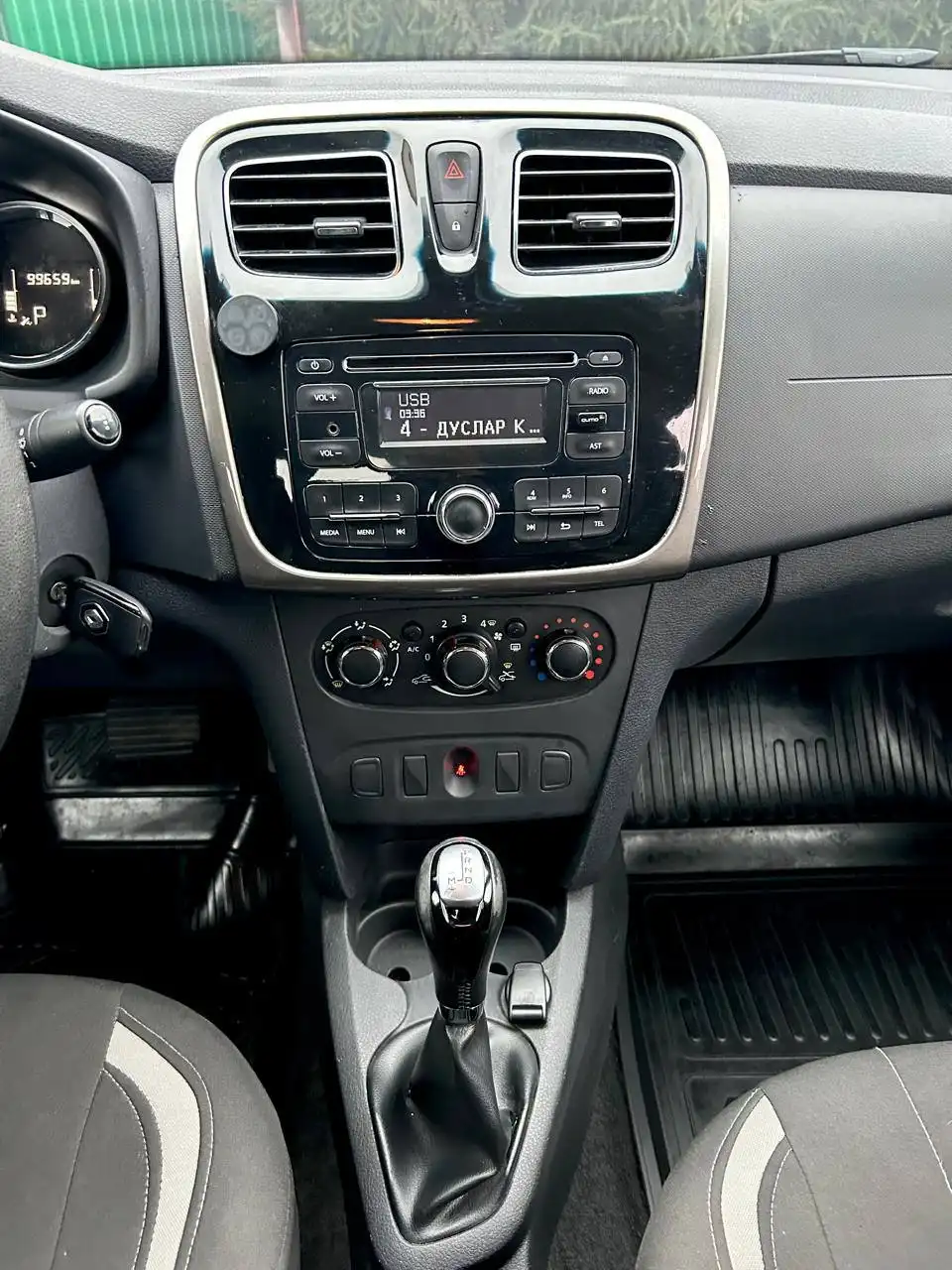 Renault Logan 2 автомат 2020 года в отличном состоянии