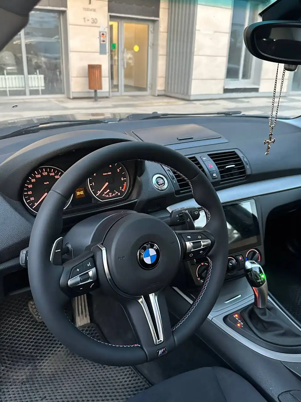 Продам BMW 3 серии (E90) 2012 года
