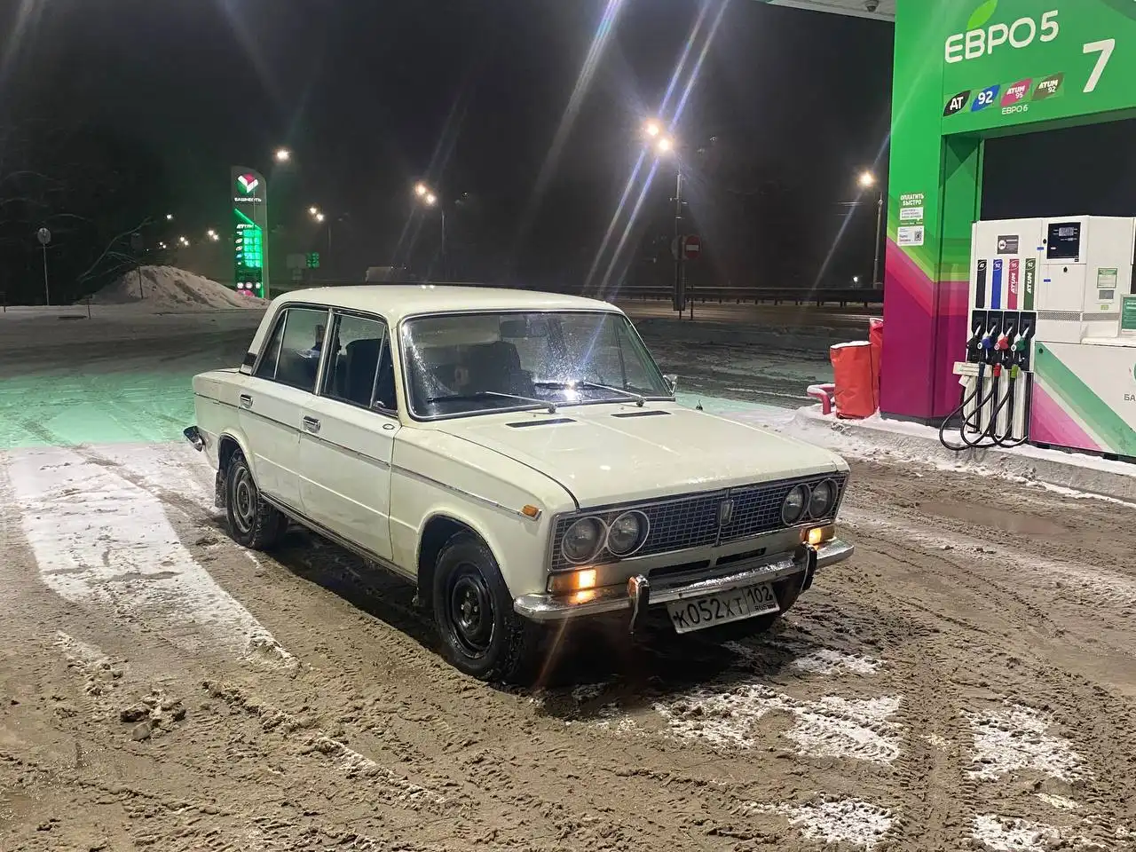 ВАЗ 2103 1981 года выпуска в хорошем состоянии для реставрации