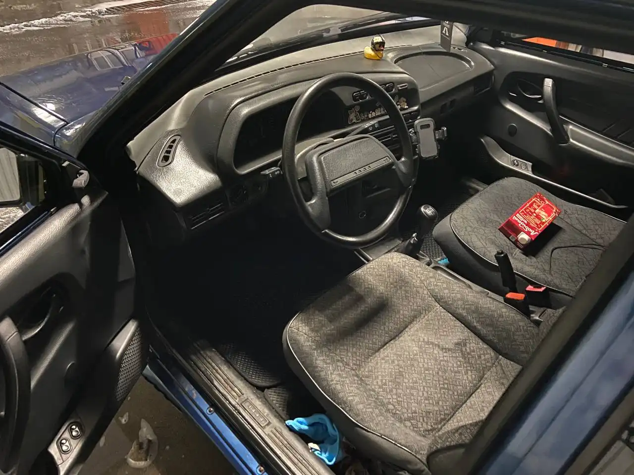 ВАЗ 2114 2005 года в хорошем состоянии с доработками