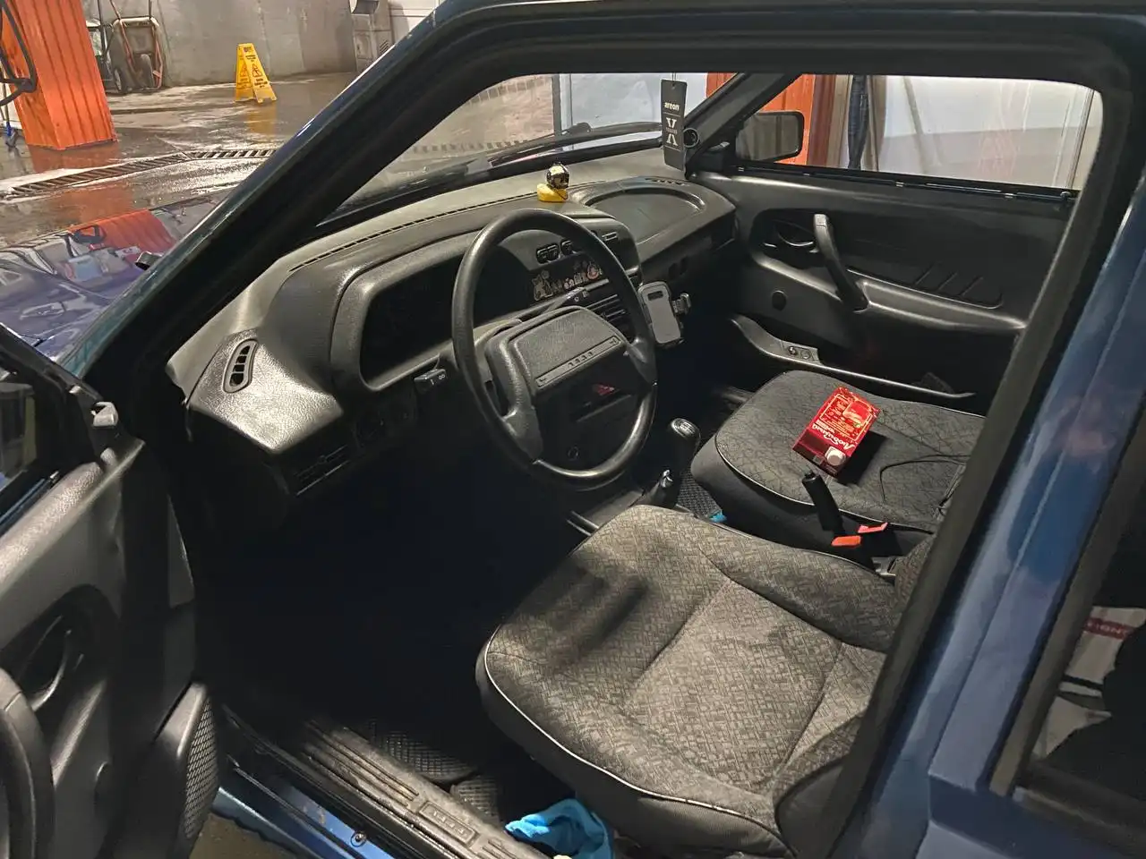 ВАЗ 2114 2005 года в хорошем состоянии с доработками