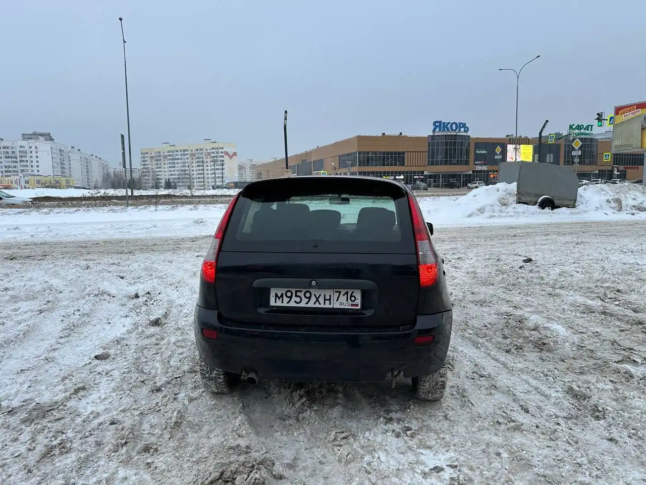 Автомобиль 2012 года