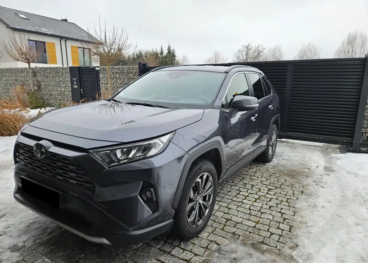Продажа Toyota RAV4 2022 года - Легковые автомобили (Авто) в Уфа