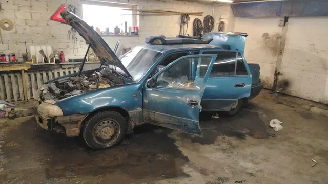 Продажа автомобиля 2000 года выпуска с неисправностями - Внедорожник в Уфа