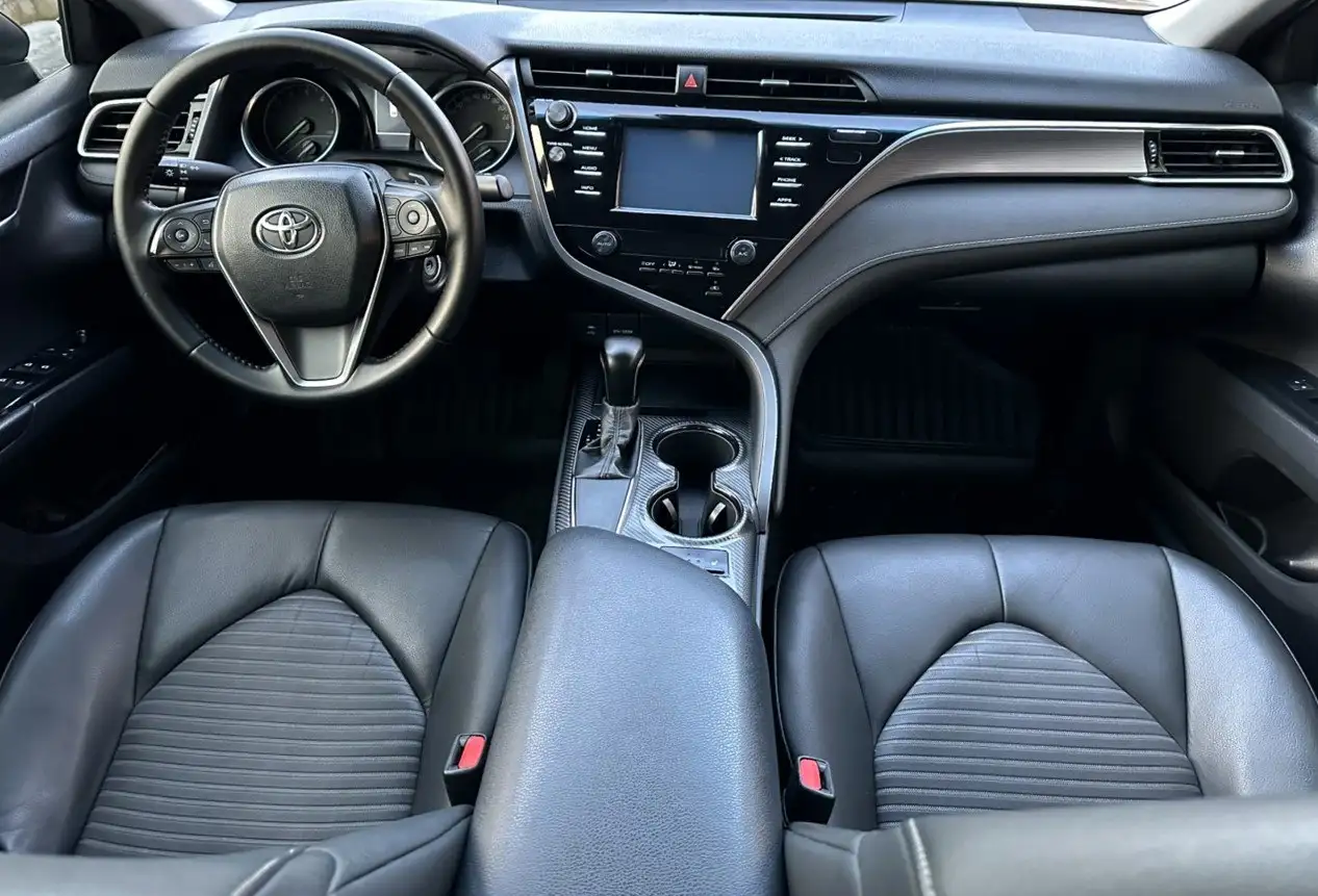 Продам Тойоту Камри 2017 года - Легковые автомобили (Авто) в Уфа