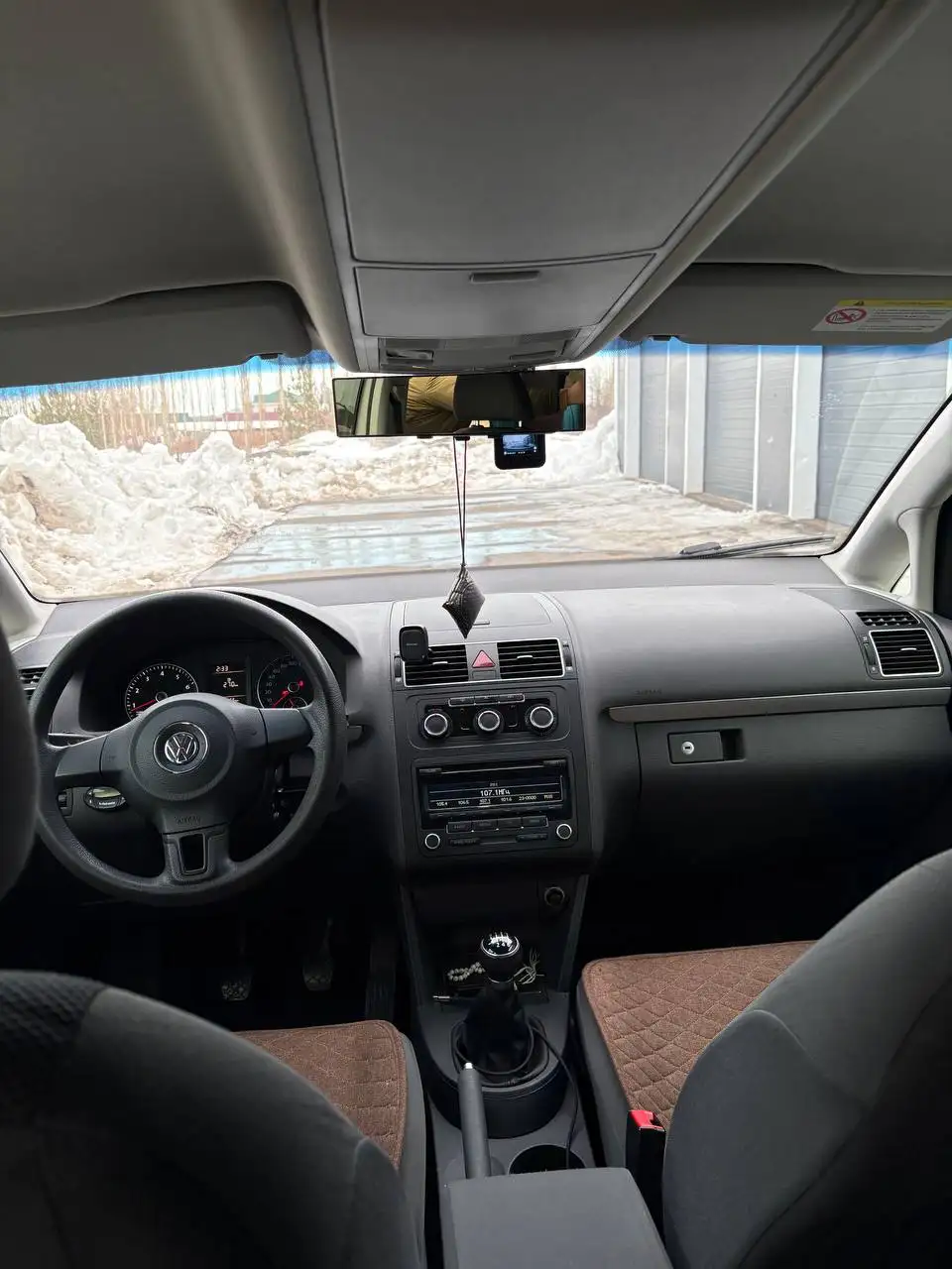 Volkswagen Touran 2011 г.в. Пятиместный - Легковые автомобили (Авто) в Нефтекамск