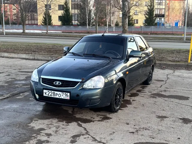 Продажа автомобиля Lada Priora 2012 года с кондиционером и доп. оборудованием - BMW в Уфа