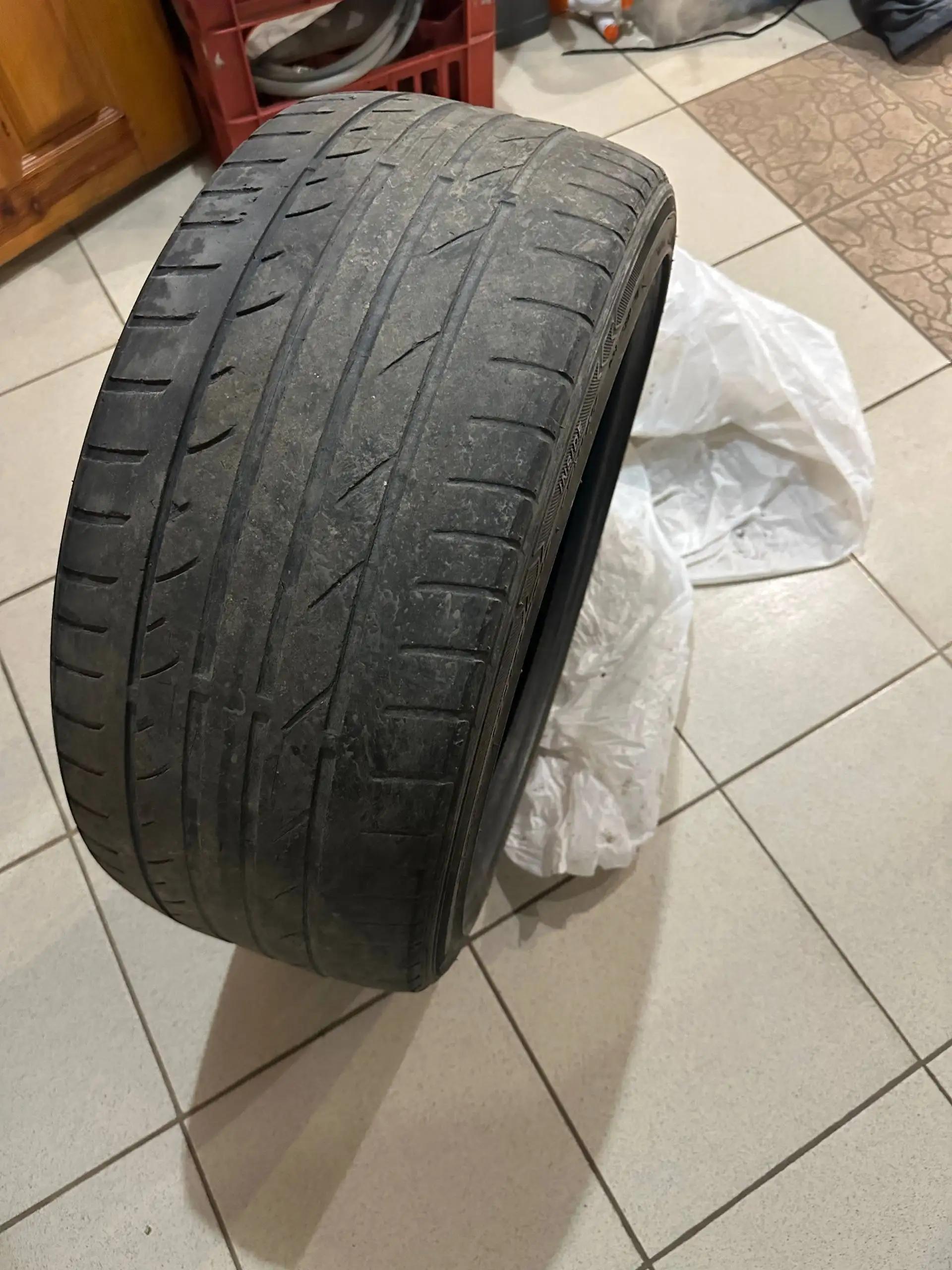Продажа резины 225/40 R18 - Шины и диски (Запчасти) в Альметьевск