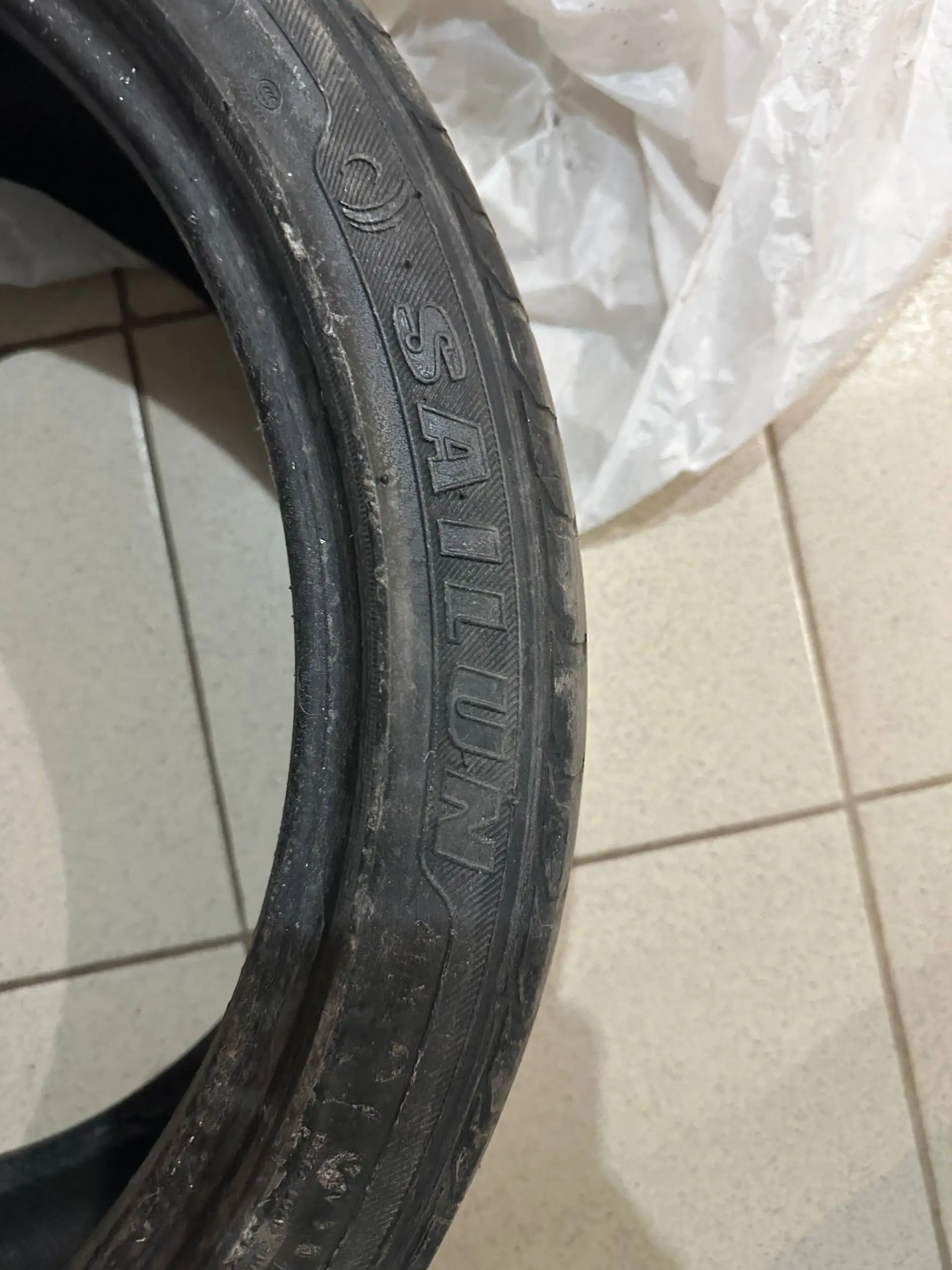 Продажа резины 225/40 R18 - Шины и диски (Запчасти) в Альметьевск