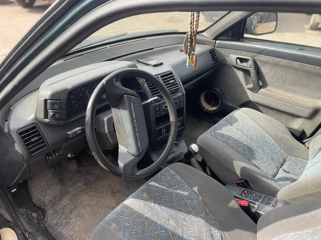 Продажа автомобиля ВАЗ 2107 (чирик) с капитальным мотором и новой ходовой - Авто в Уфа