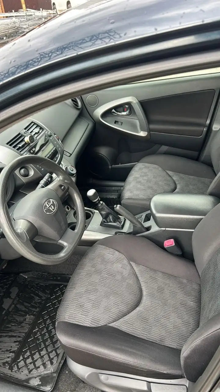 Продажа Toyota RAV4 2011 года - Внедорожники/кроссоверы (Авто) в Уфа