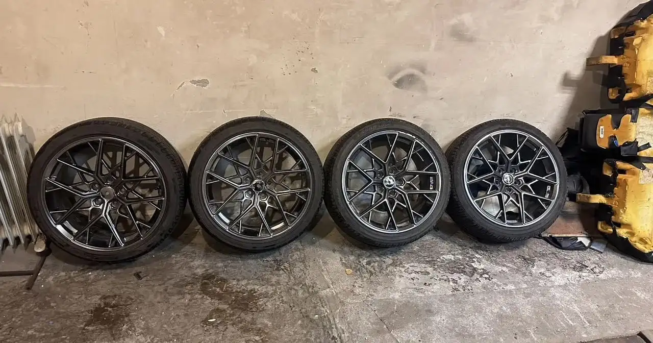 Колеса летние VAG 225/40 R18 с дисками HRE FF10 - Шины и диски (Авто) в Уфа