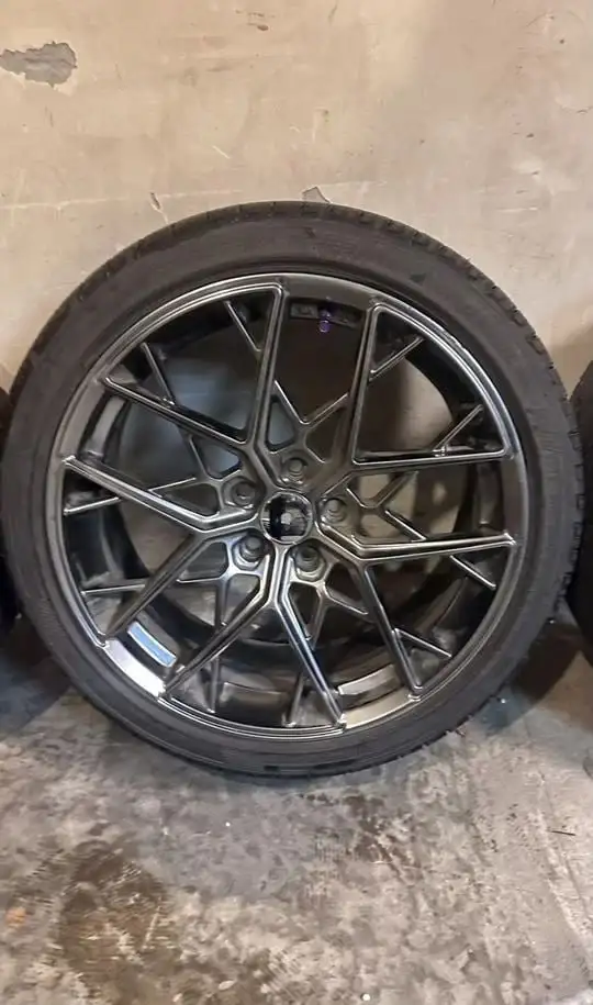Колеса летние VAG 225/40 R18 с дисками HRE FF10 - Шины и диски (Авто) в Уфа