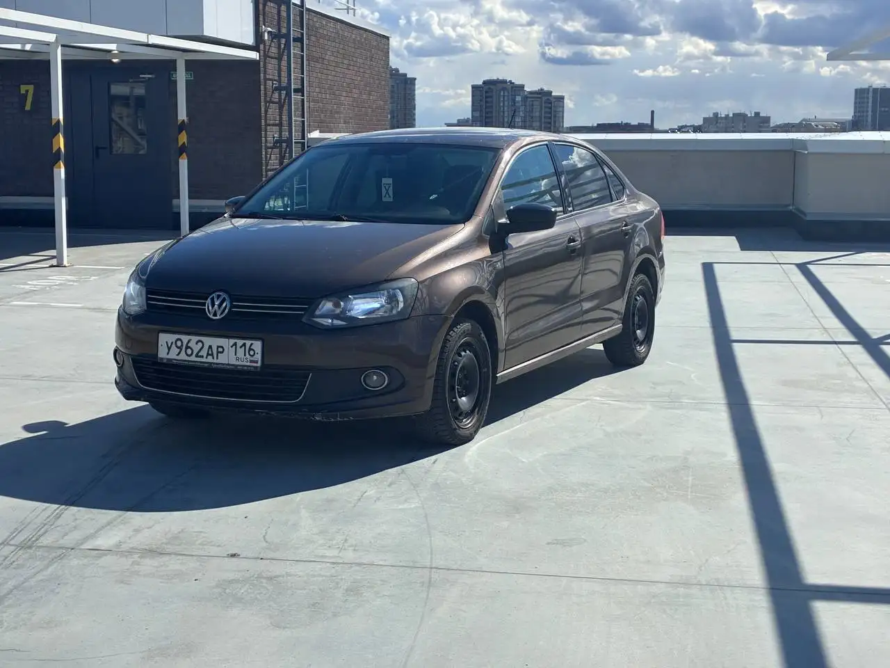 Volkswagen Polo 2014 1.6 MT - Авто в Казань