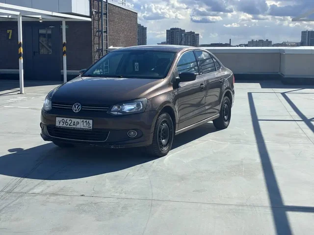 Volkswagen Polo 2014 1.6 MT - Прицепы/цистерны в Казань