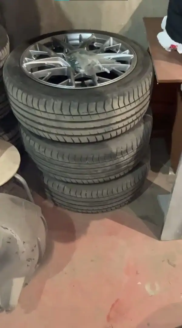 Комплект колёс R19 235/45 - Колёса (Авто) в Уфа
