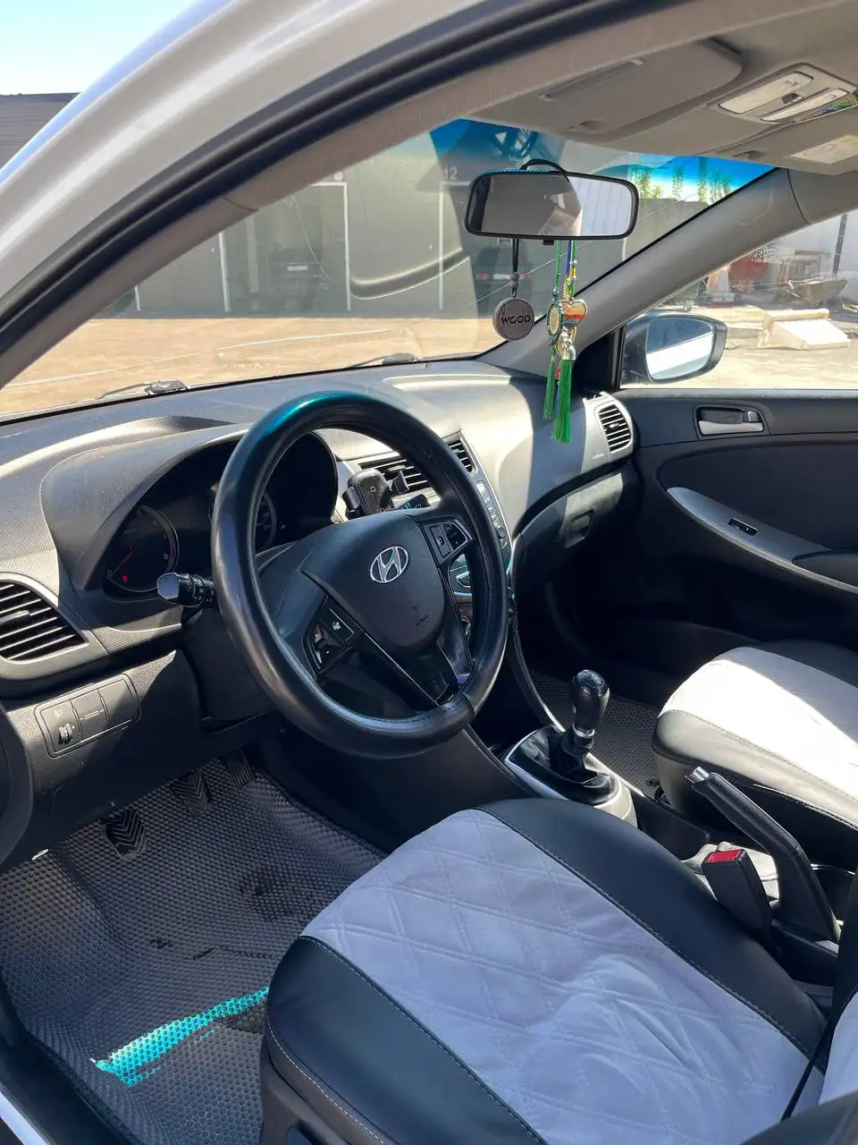 Hyundai Solaris 2015 года - Авто в Стерлитамак