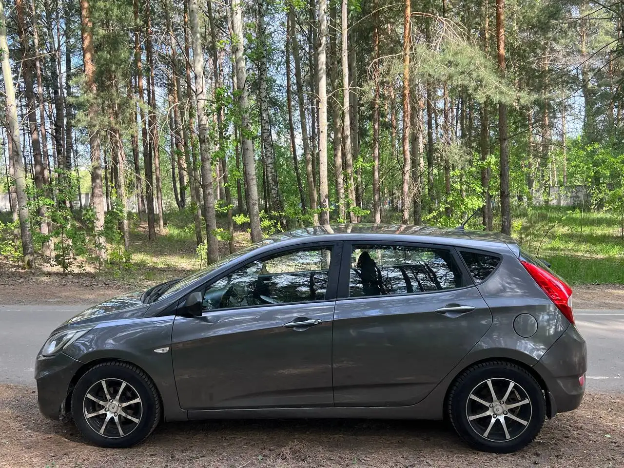 Hyundai Solaris 2011, 1.6 MT - Легковые автомобили (Авто) в Набережные Челны